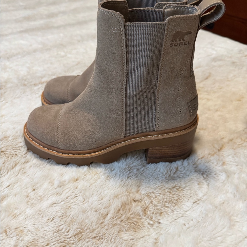 Sorel Taupe Suede Chelsea Boots